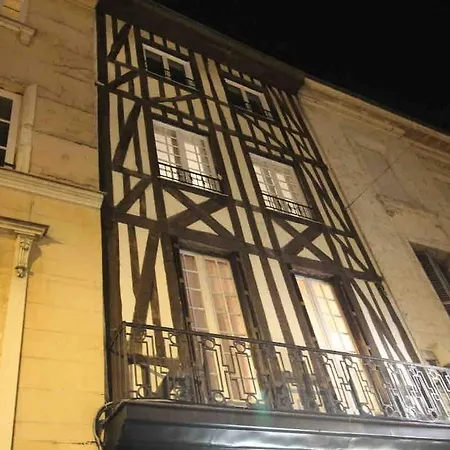 Historical Center, Typical Normandy's Style With Balcony Apartment *